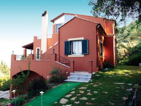 Vrijstaand huis Te koop -  Corfu